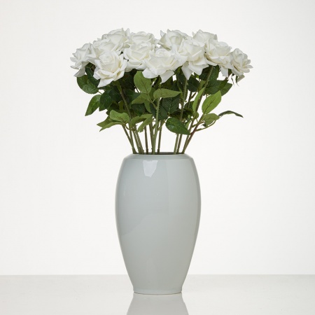 Umelá zamatová ružička LOLA  biela. Cena je uvedená za 1 kus.