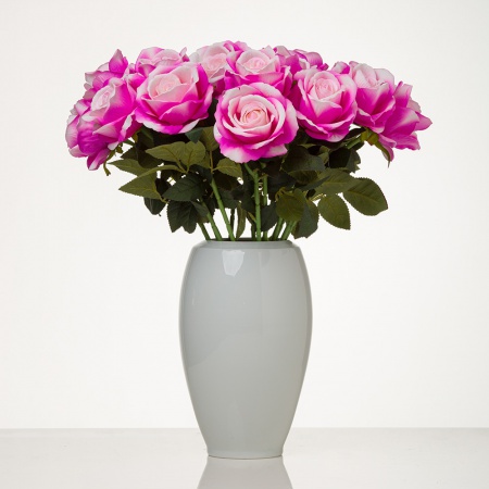 Dokonalá zamatová ruža LILI ružovo tmavo ružová. Cena je uvedená za 1 kus.