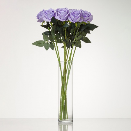 Dlhá zamatová ruža TINA v levanduľovej farbe. Cena je uvedená za 1 kus.